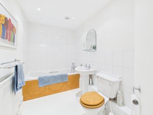 Family Bathroom- click for photo gallery